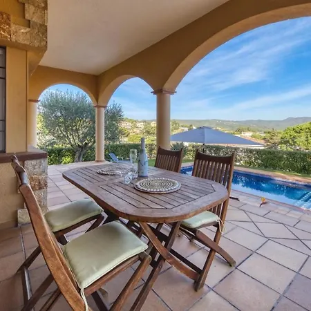 Sleeps 8 Pool Wifi Вилла Льорет-де-Мар